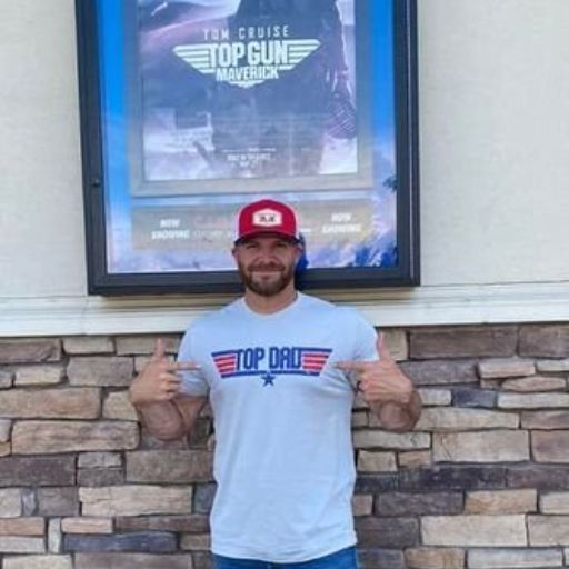 Verified Warrior enjoying a day out at the movies while representing Top Dad. 